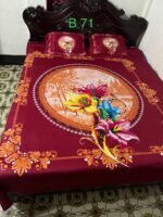 হোম টেক্সটাইল কালেকশন।   ১০০% কটন, লাক্সারী প্যানেল, কালার গ্যারান্টি। এক্সপোর্ট কোয়ালিটি সুতা বা বুসকা উঠবে না। কিং সাইজ ৭.৫ ফুট/ ৮.৫ ফুট। বালিশ কভার ২ পিছ ২০"/২৮"